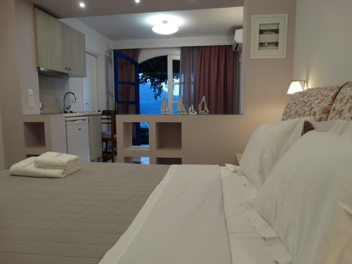 Castelopetra Aparthotel Katápola Buitenkant foto
