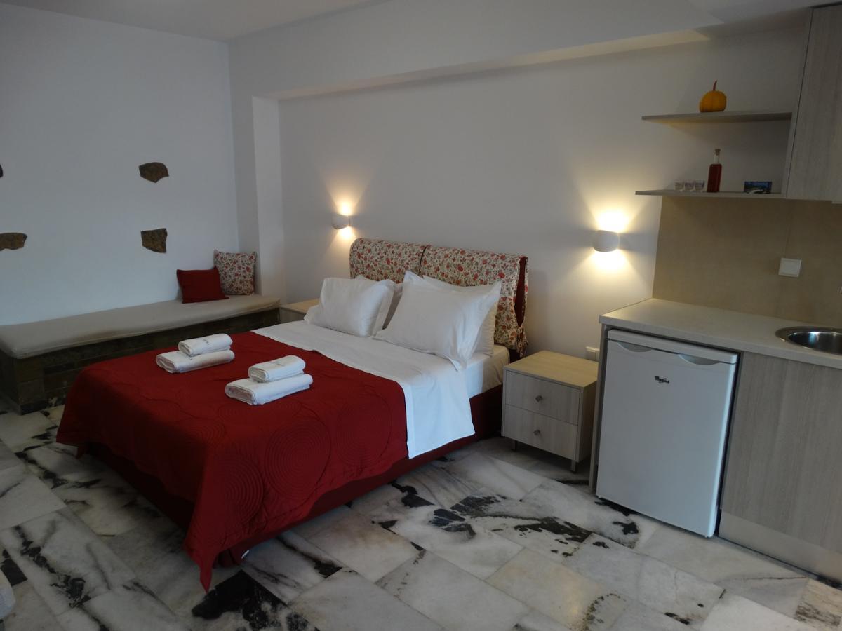 Castelopetra Aparthotel Katápola Buitenkant foto